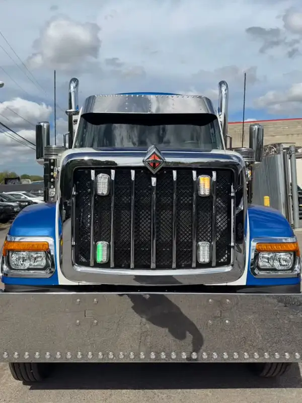 Joeys Towing: 2014 Holmes DTU Gen 1 & new International HX tractor